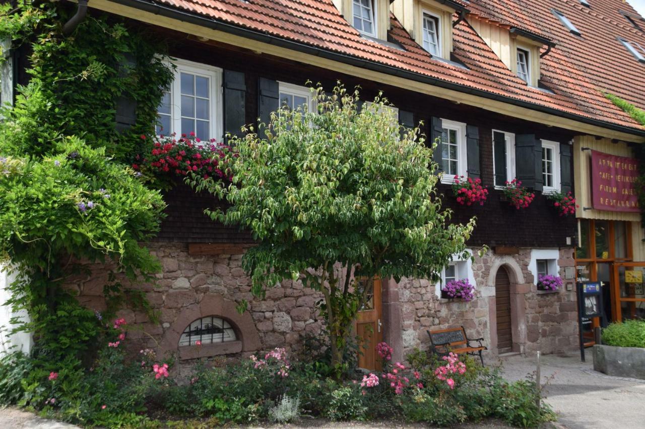 Gutshof-Hotel Waldknechtshof Baiersbronn Exterior photo